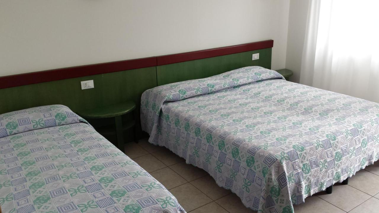 Residence Capinera ソットマリーナ エクステリア 写真